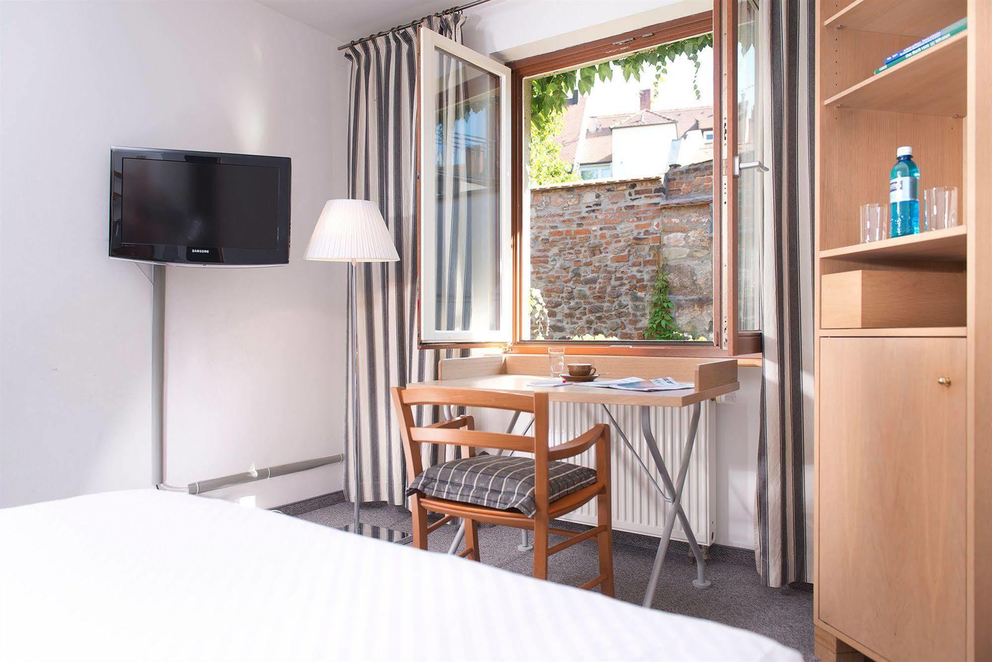 Hotel Agneshof Nuernberg Phòng bức ảnh